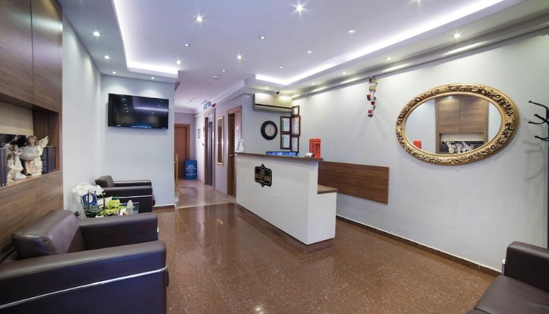 Rezeption - Zendy Suite Hotel