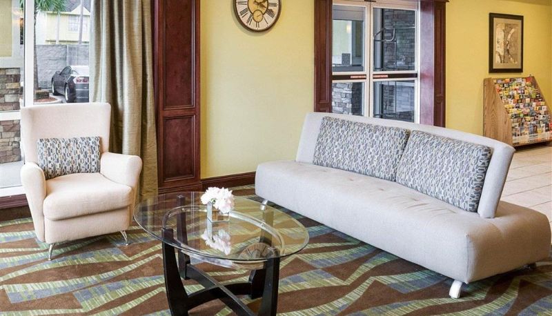 Hal - Comfort Suites Harvey - New Orleans West