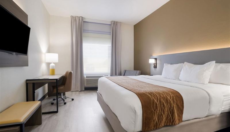 Camera - Comfort Inn & Suites Victoria North