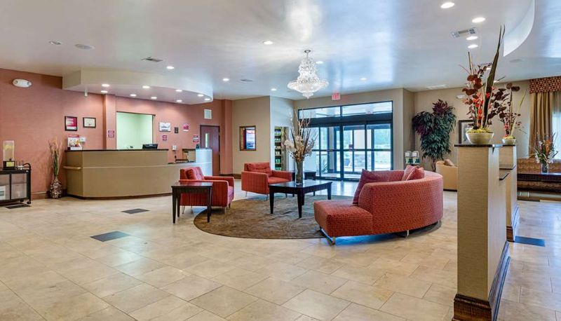 Hall - Comfort Suites Leesville near Fort Johnson