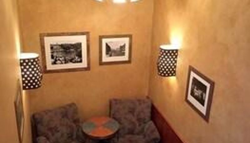 Interieur van het hotel - The Annex Room Suites