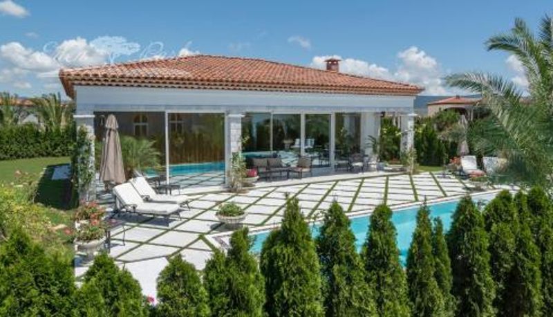 Pool - Eden Park Luxury Villas