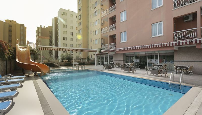 Piscina - Dinc Hotel