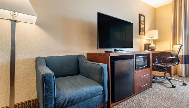 Zimmer - Comfort Inn & Suites South Hill I-85