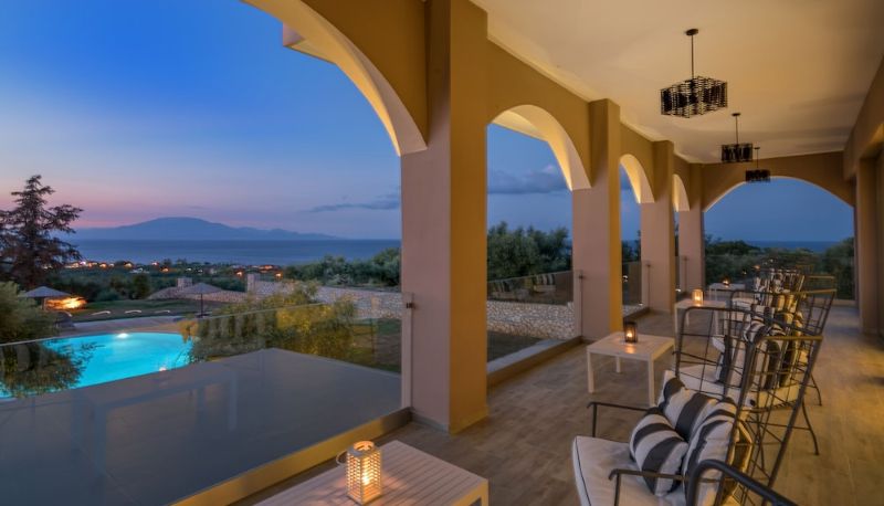 Información - Elegance Luxury Executive Suites - Adults Only