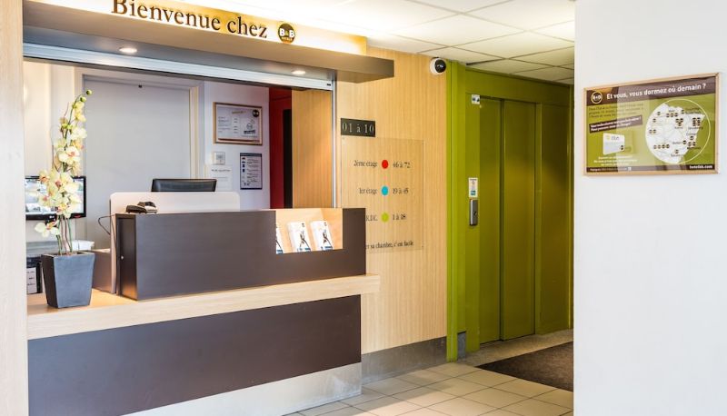 Reception - B&B HOTEL Freyming-Merlebach