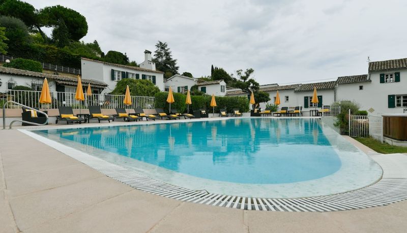 Pool - Hotel Le Hameau
