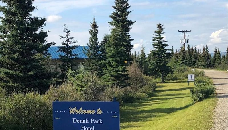Golf sahası - Denali Park Hotel