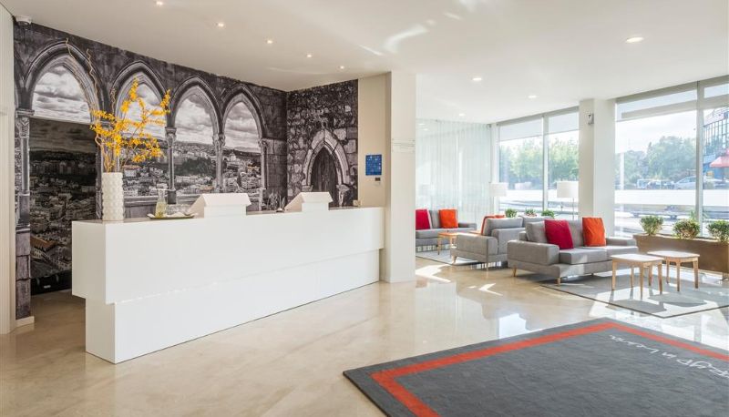 Hall - TRYP by Wyndham Leiria