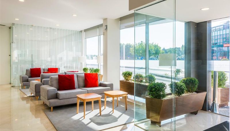 Hall - TRYP by Wyndham Leiria