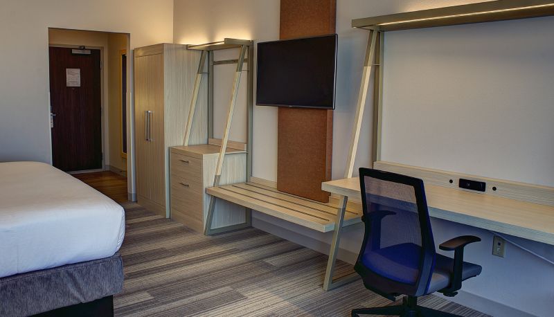 Zimmer - Holiday Inn Express & Suites SPENCER by IHG