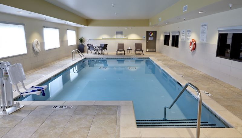 Piscina - Holiday Inn Express & Suites TAHLEQUAH by IHG
