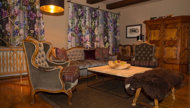 Salón - Chalet Brunnenhof Kleinstes **** Hotel Österreichs