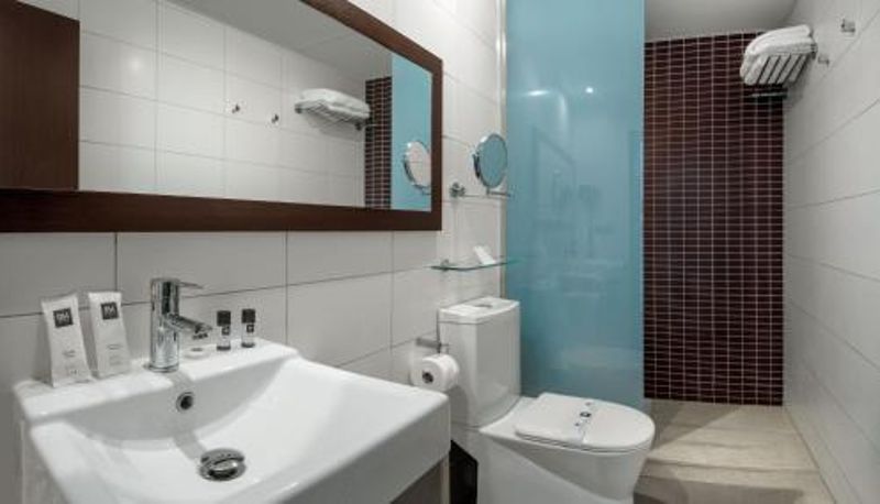 Bathroom - Hotel RH Portocristo & Wellness