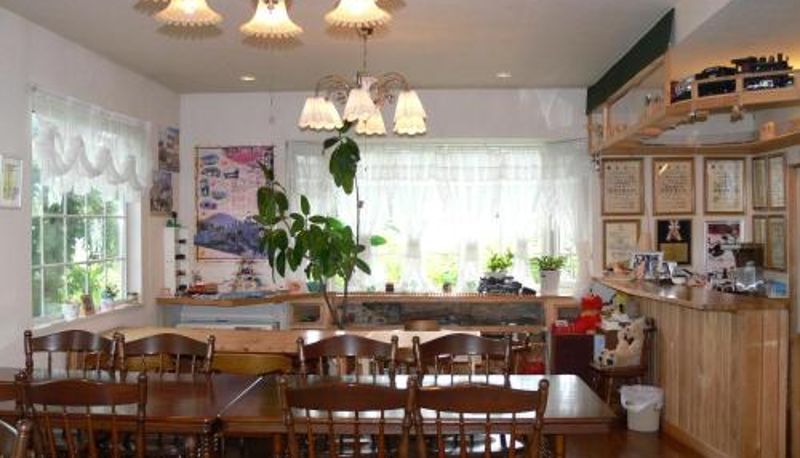 Restoran içinde kahvaltı salonu - Pension Locomotion