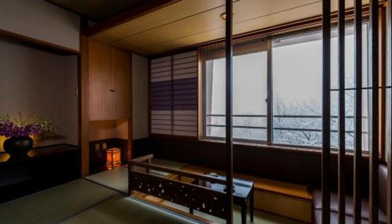 Info - Takamiya Hotel Lucent