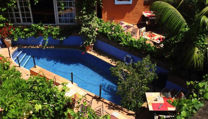 Pool - Amanhavis Hotel