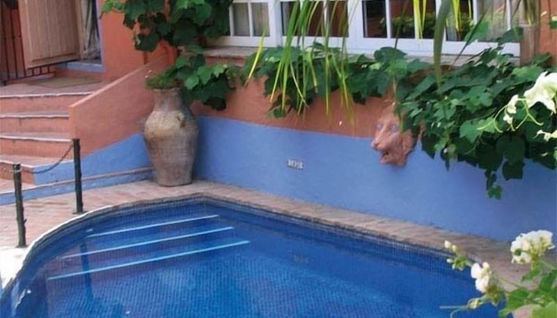 Pool - Amanhavis Hotel