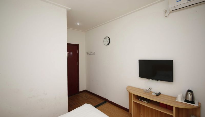 Camera - Guanxing Hotel (Yalu River Bridge Branch)