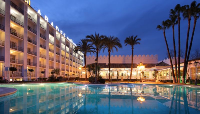 プール - Hotel Abades Benacazón