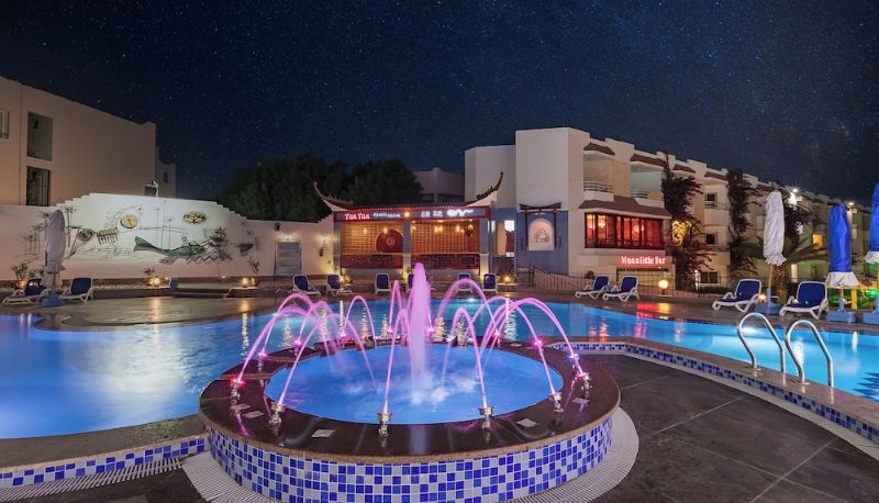 プール - for families & couples only Minamark Resort & Spa