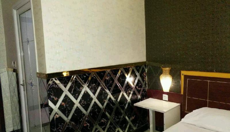 Room - White Snow Express Hotel