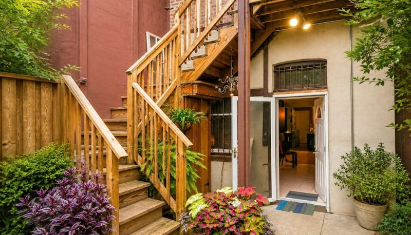 Jardin - House 5863 - Chicago Bed and Breakfast