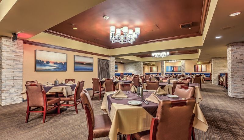 Restaurant - Edgewater Hotel & Casino Resort