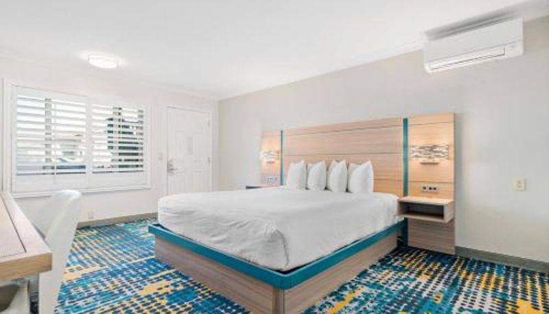 Oda - Pacific Shores Inn - Morro Bay