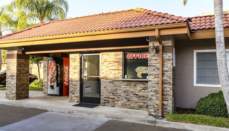 Info - Hyland Motel Brea