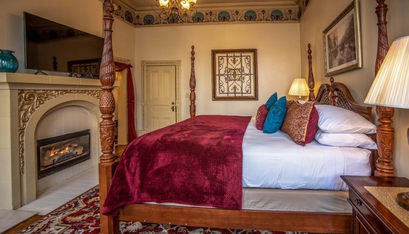 Suite - Anniversary Inn - South Temple