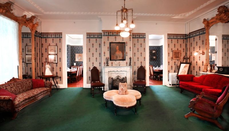 Lobby - Wilbraham Mansion
