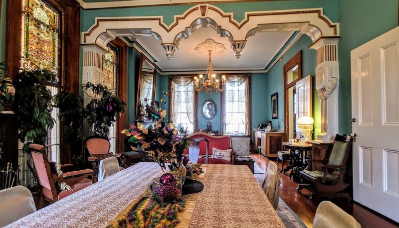 Lobby - Parisian Courtyard Inn