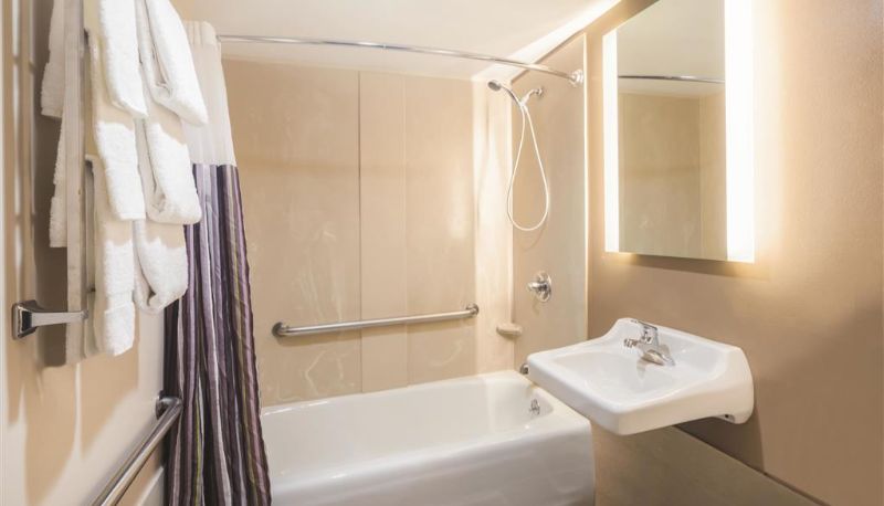 Habitación - La Quinta Inn & Suites by Wyndham Brooklyn Downtown