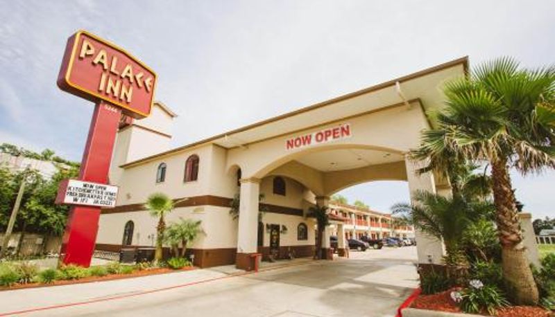Otel açık alanı - Palace Inn - Baytown I-10
