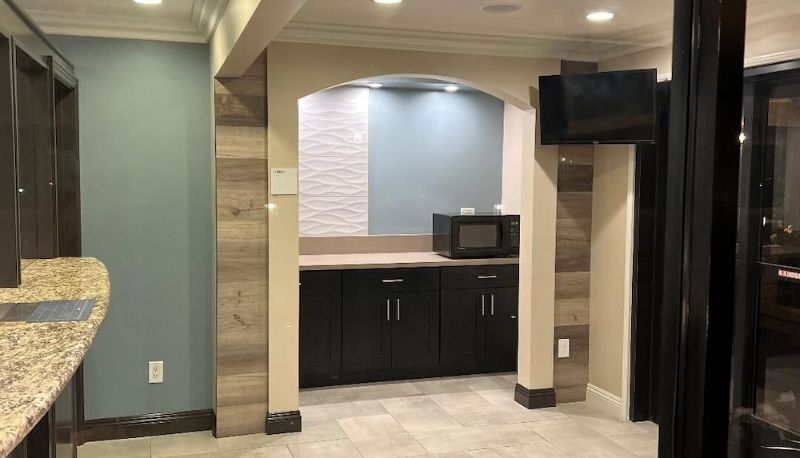 Hall - Walnut Inn & Suites West Covina