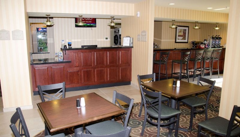 Reception - Cobblestone Inn & Suites - Bloomfield