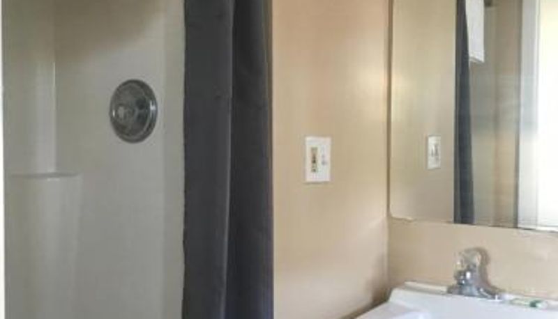 Banyo - The Belmar Inn