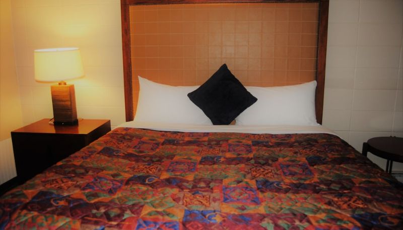 Apartment - Derrick Motel