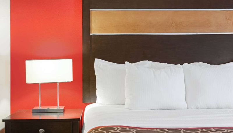 Zimmer - La Quinta Inn & Suites by Wyndham Pearsall