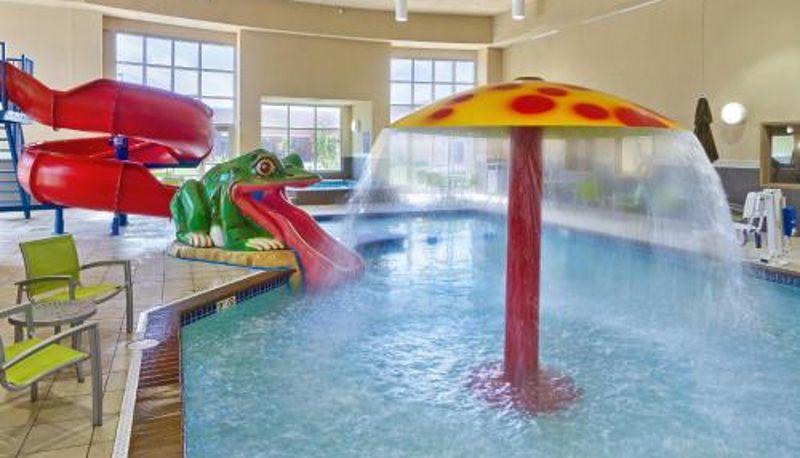 Piscina - ClubHouse Hotel and Suites