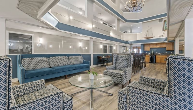 Salon - The Grand Hotel
