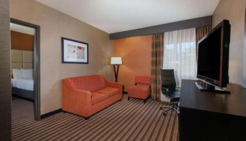 Suite - La Quinta by Wyndham Harrisburg-Hershey