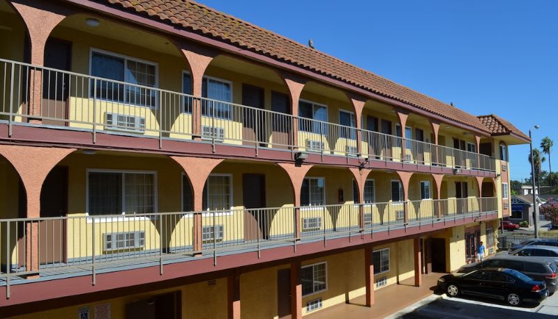 Bilgi - Cloud 9 Inn LAX