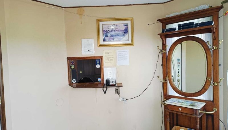 Lobby - Victorian Inn