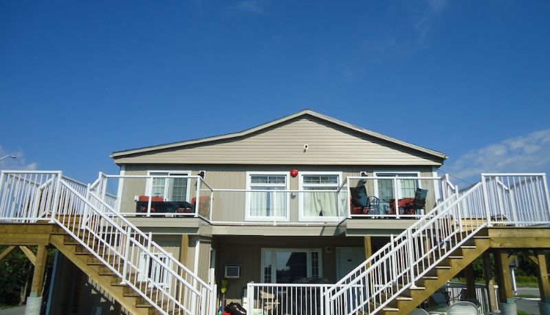 Info - Bayside Inn & Waterfront Suites