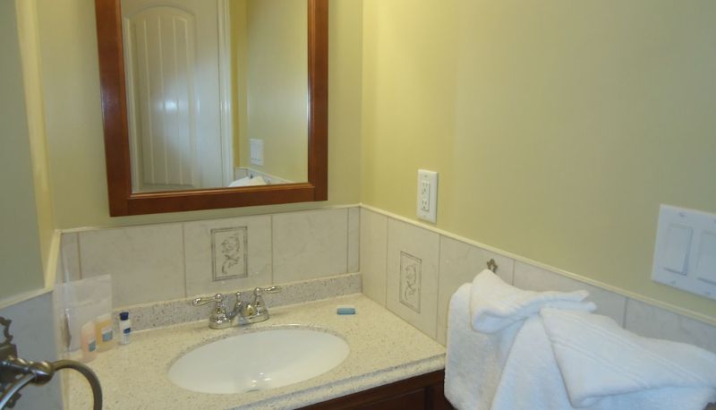 Suite - Bayside Inn & Waterfront Suites