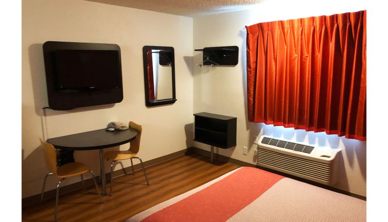Room - OYO Hotel Shelby MT Hwy 2  I