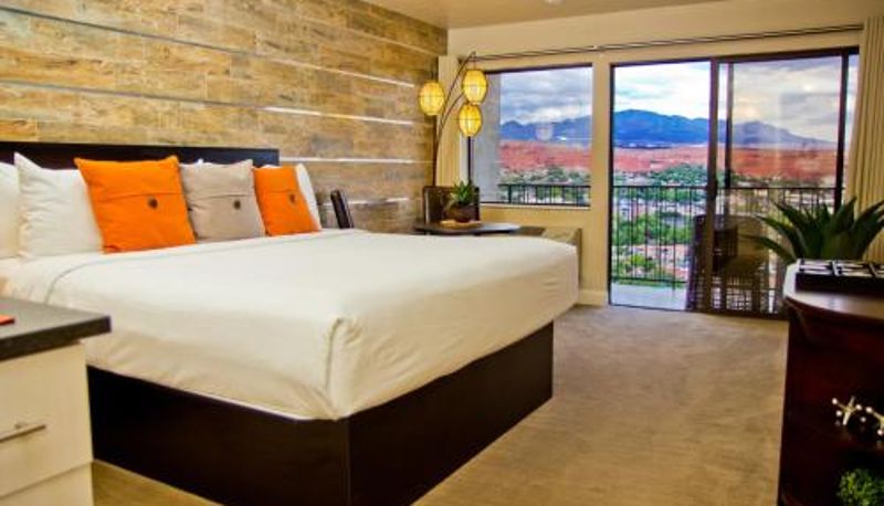 Quarto - Inn On The Cliff