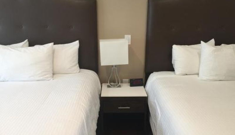Camera standard - El Royale Hotel - Near Universal Studios Hollywood